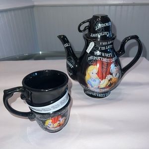 Alice in Wonderland Teapot Set